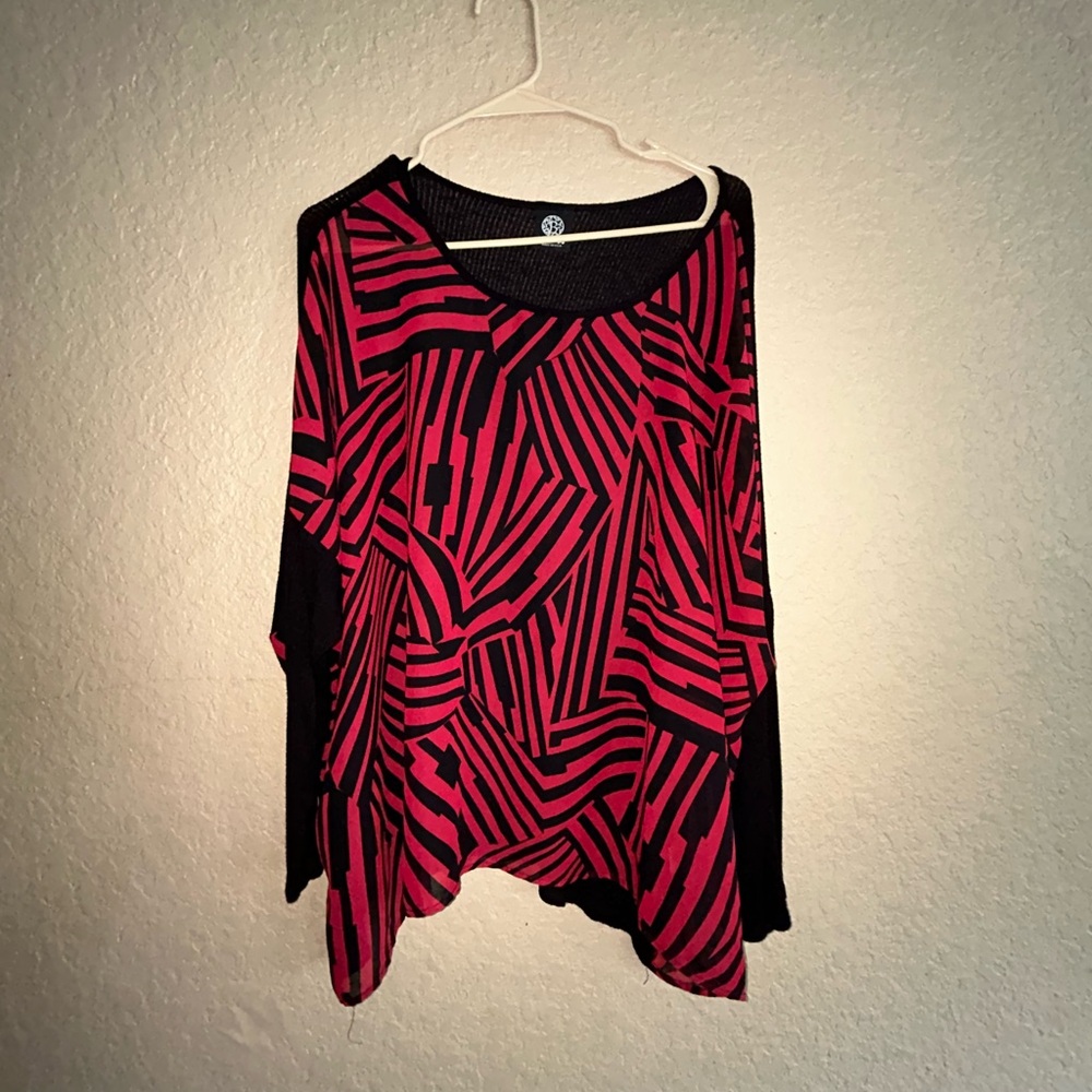 Bobeau Red and Black Asymmetrical 3/4 Sleeve Blouse